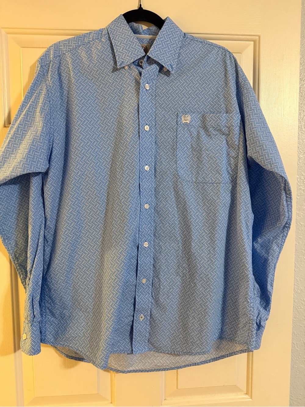 Cinch Men's Light Blue Geometric Button-Down Shirt